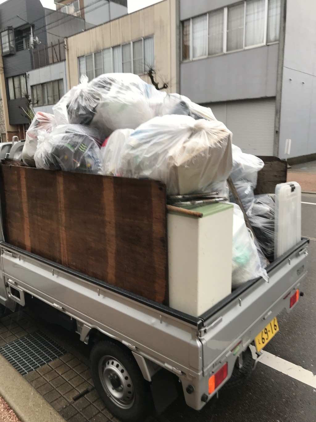 【清須市】軽トラ積みホーダイパックでの不用品回収☆一気に片付けることができたと、大変満足していただきました!
