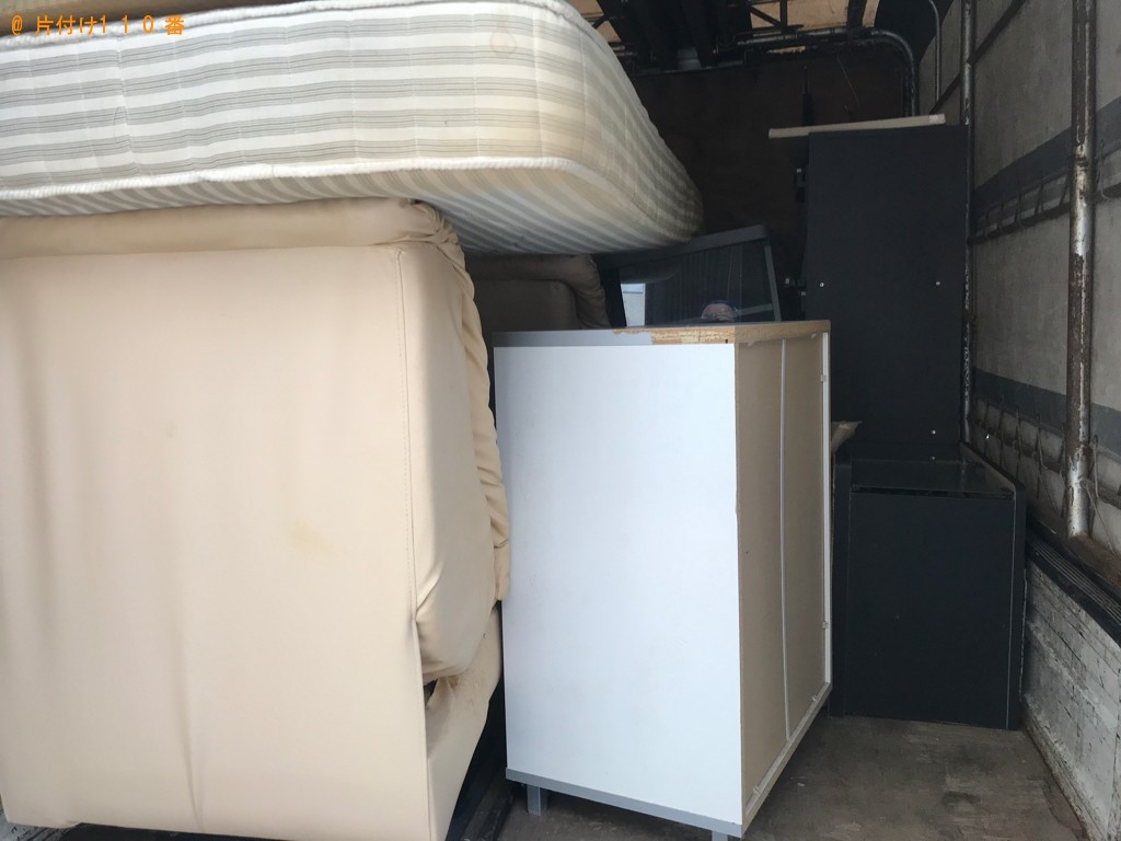 【高岡市】本棚、シングルベッド等の回収とハウスクリーニングご依頼